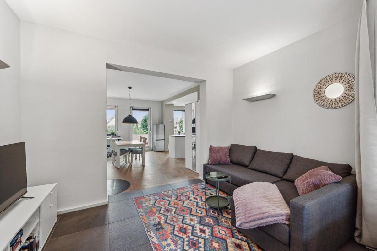 Apartment Modernes Apartment Mit Kamin Und Doppelbalkon Cottbus